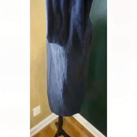 L.L. Bean Men's Navy Blue Long Sleeve Button-Down Shirt, Size M - Picture 11 of 16